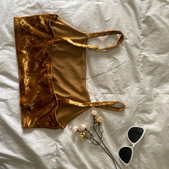 crop top - Picture 3 of 3